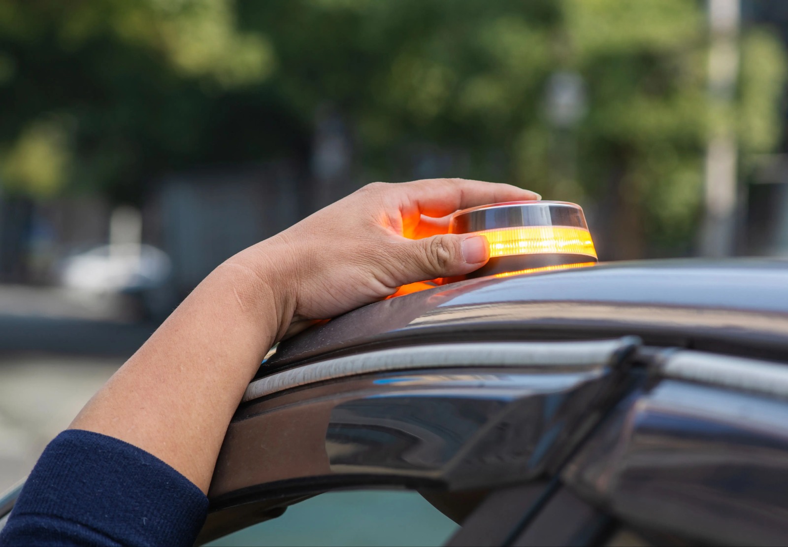 Die Bedeutung der Warnleuchte V16 für Fahrzeugfahrer